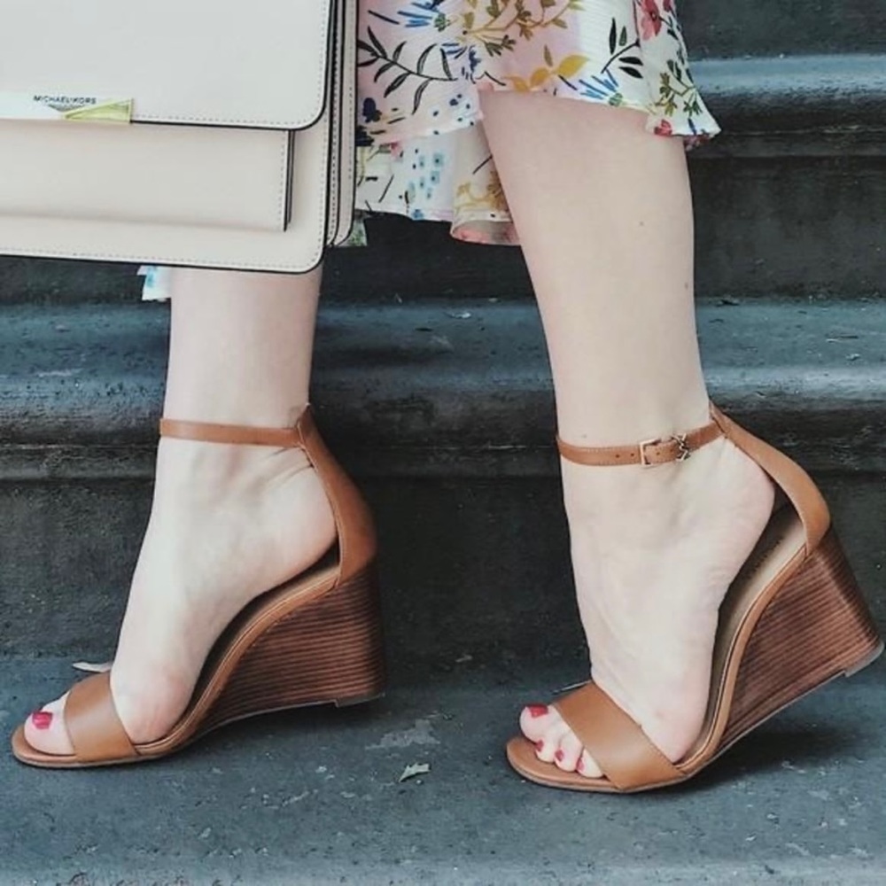 NWOB MICHAEL KORS Women’s Fiona Wedge Sandals Shoes Size 10 - Picture 9 of 10